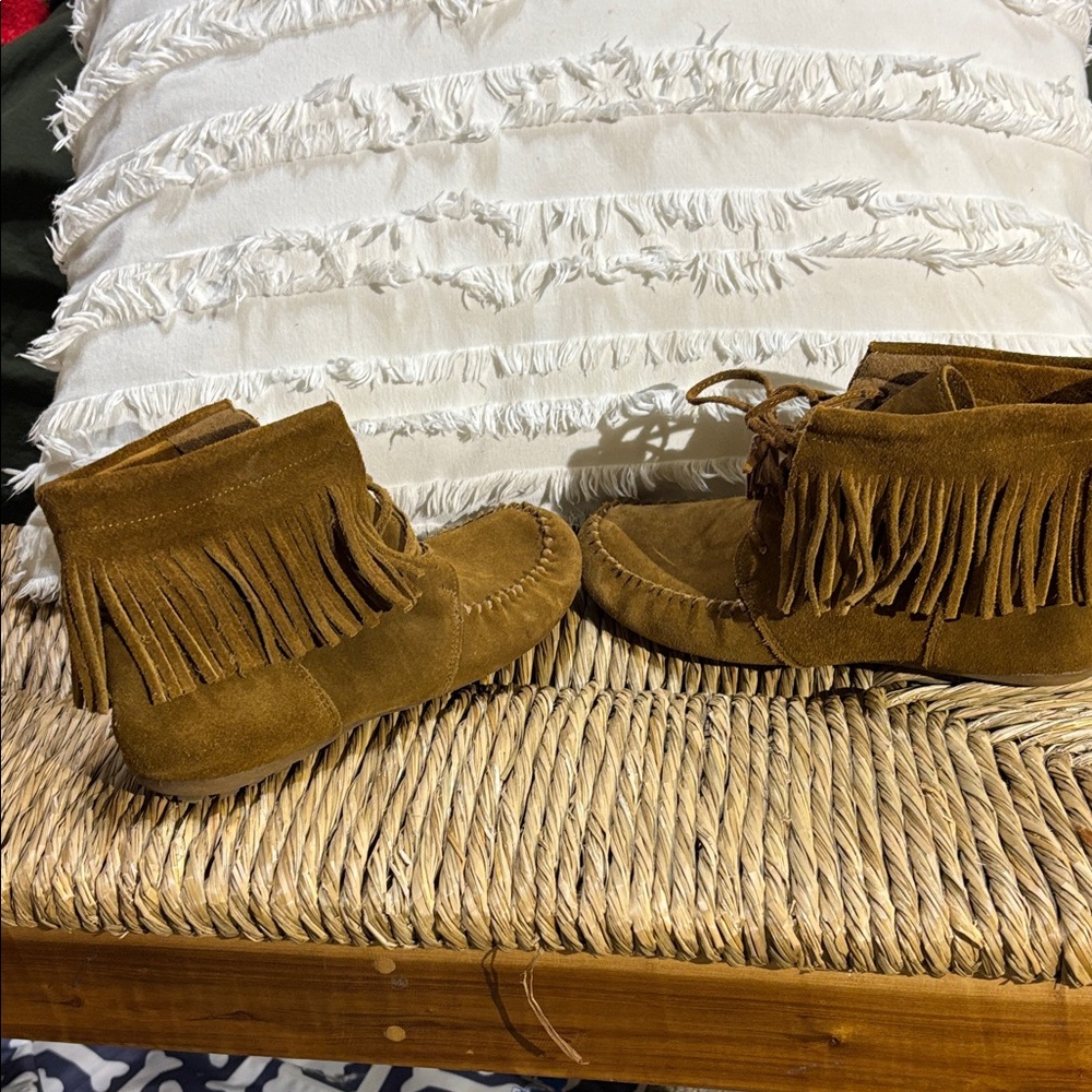 Minnetonka Tan Suede Moccasin Boots Women’s sz 9 - Picture 12 of 12